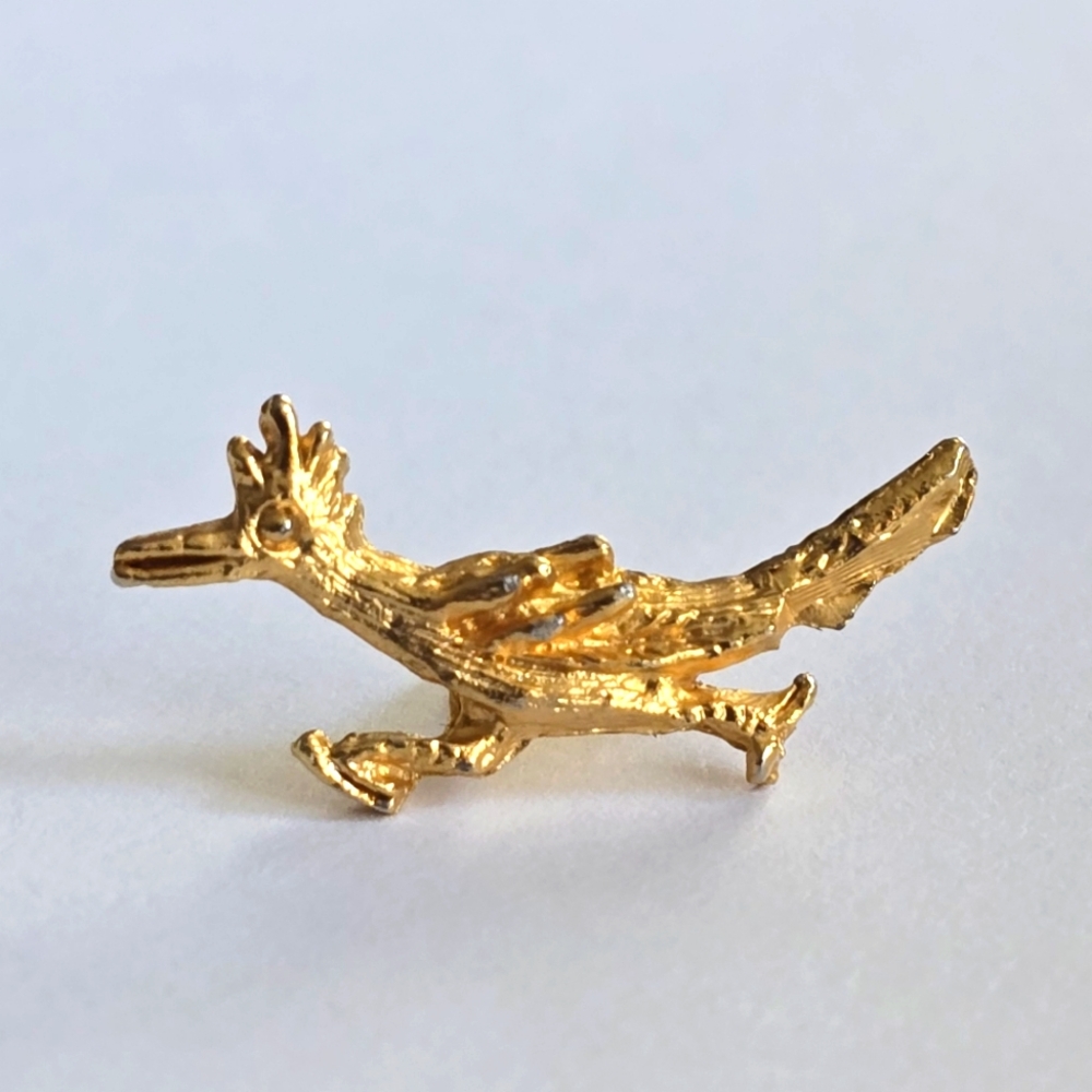 Vintage roadrunner pin gold tone bird pin desert southwestern brooch lapel